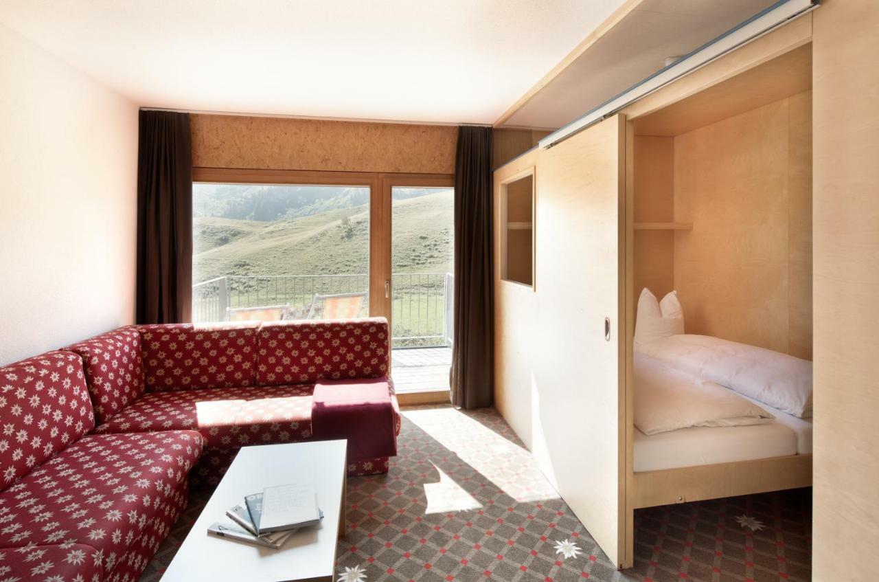 Hotel Adler Warth  Екстер'єр фото