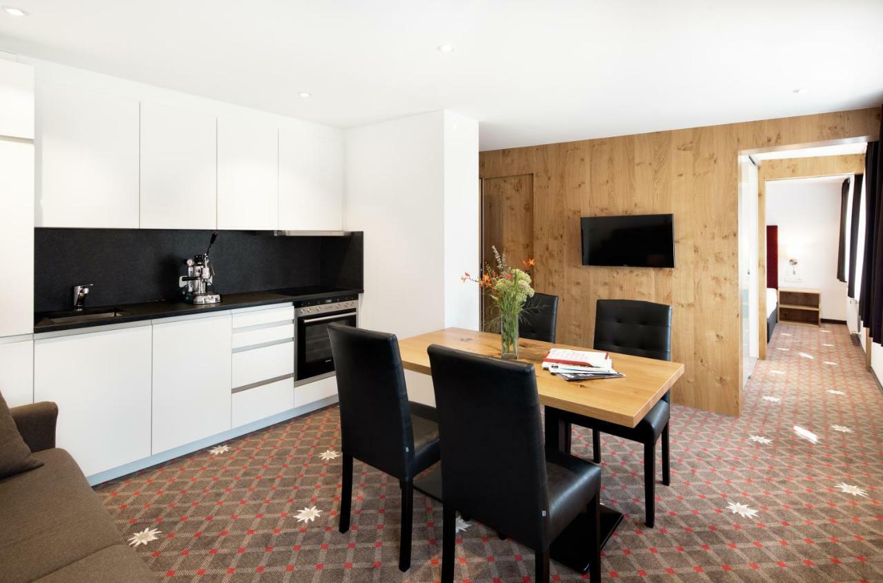 Hotel Adler Warth  Екстер'єр фото