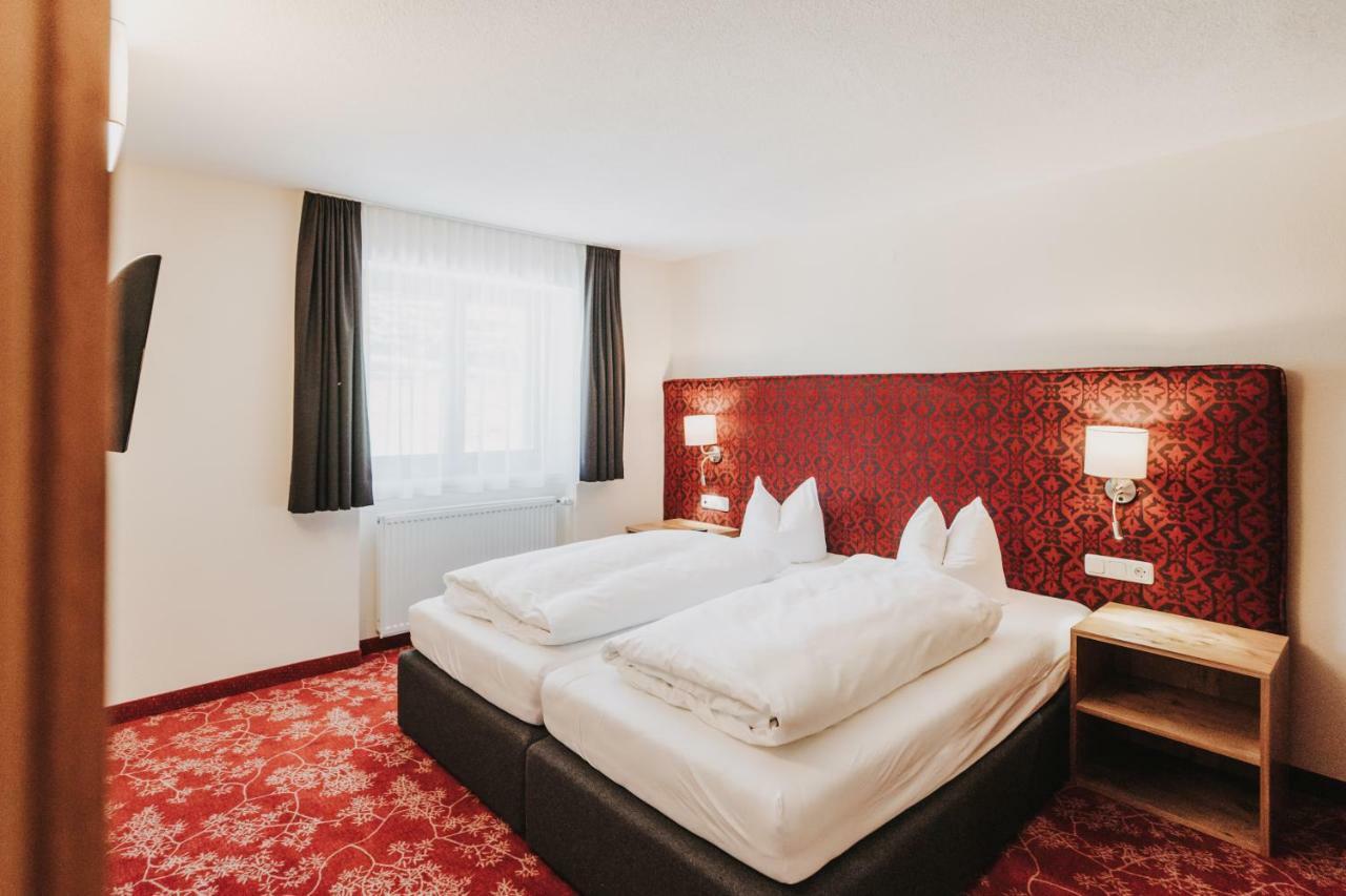 Hotel Adler Warth  Екстер'єр фото