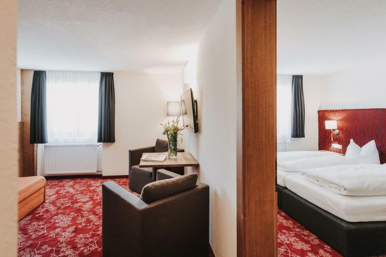 Hotel Adler Warth  Екстер'єр фото